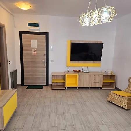 Family - Heated Pool & Daire Navodari