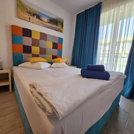Family - Heated Pool & Apartment
