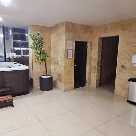 Family - Heated Pool &