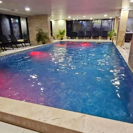 Family - Heated Pool & Apartment