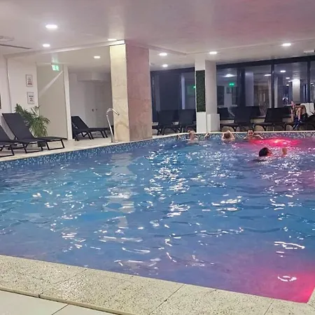 Apartment Family - Heated Pool & Navodari