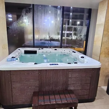 Apartment Family - Heated Pool & Navodari