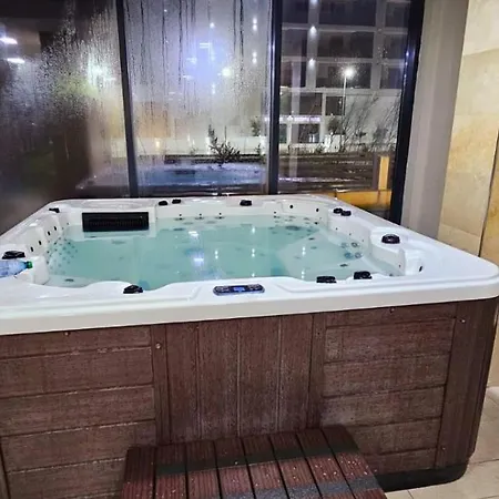 Family - Heated Pool & Navodari