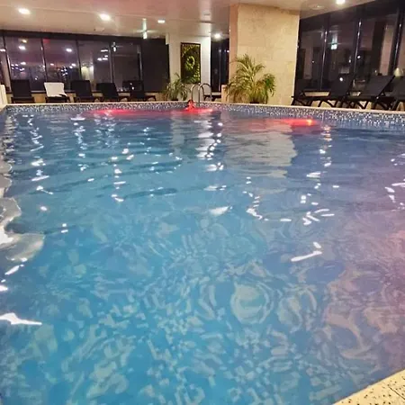 Family - Heated Pool & Apartment Navodari