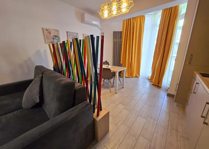 Family - Heated Pool & Daire Navodari